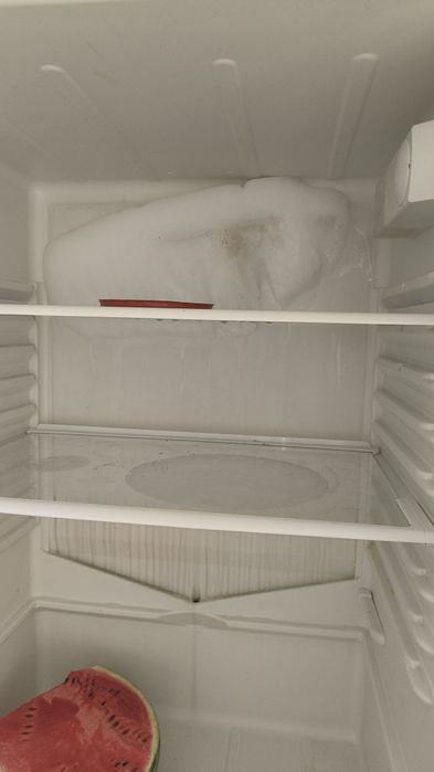 Продавам хладилник-фризер "Gorenje"