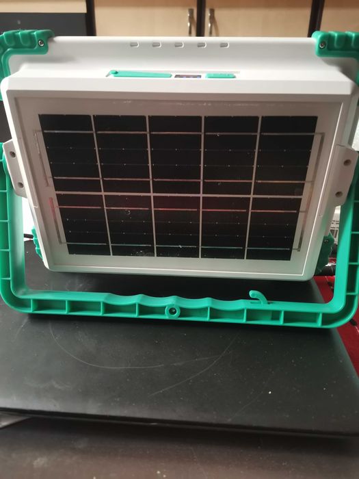 Lampa solara portabila