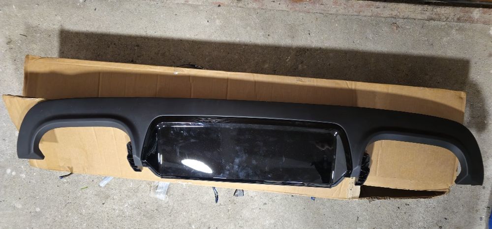 W221 AMG дифузьор задна броня нов