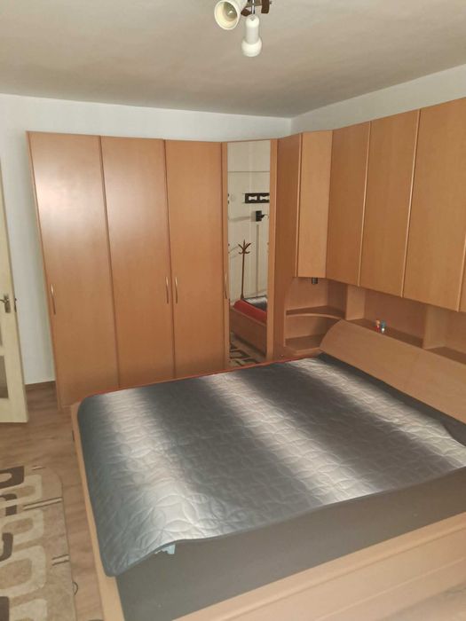 Apartament cu 3 camere in Comanesti,etaj 3 din 4