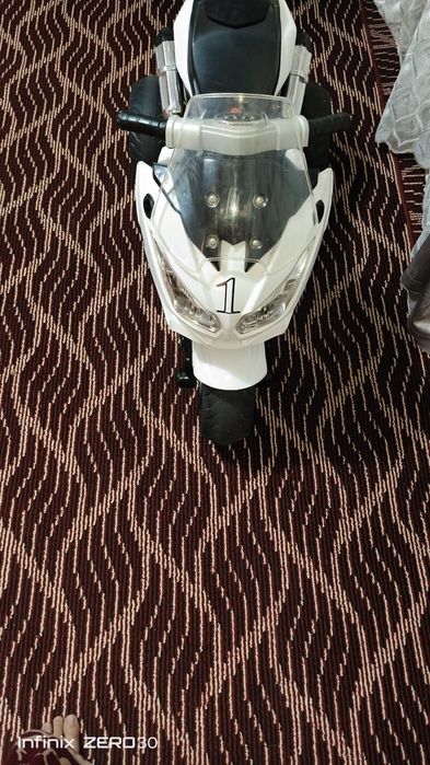 Bolalar motosikili sotiladi