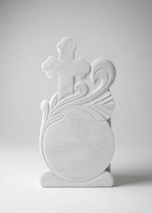 Monumente funerare / Cruci – modele diverse, la comandă