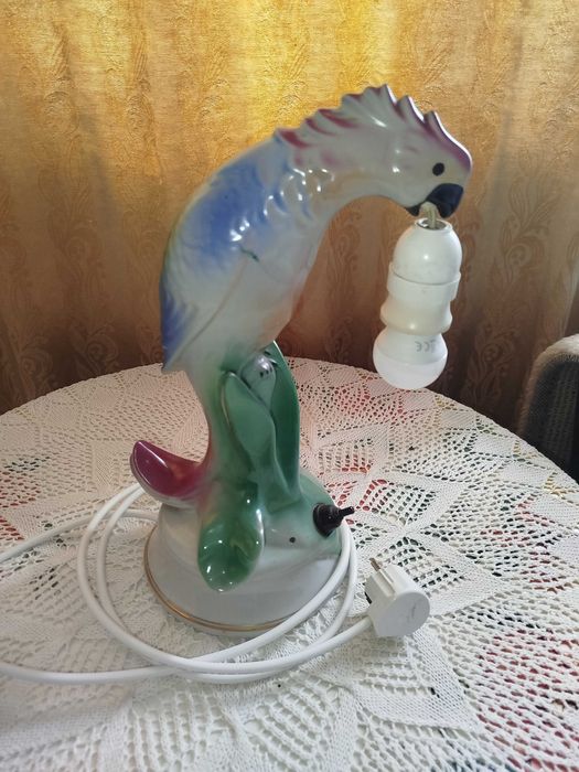 Порцеланова лампа папагал от 60-те години