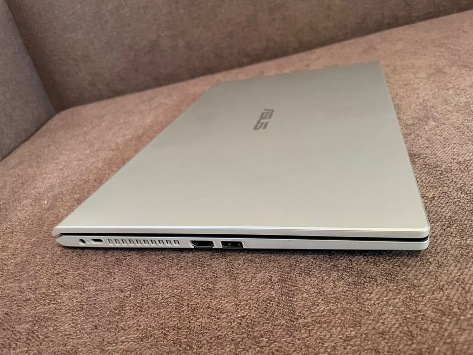 Продам срочно Asus VivoBook