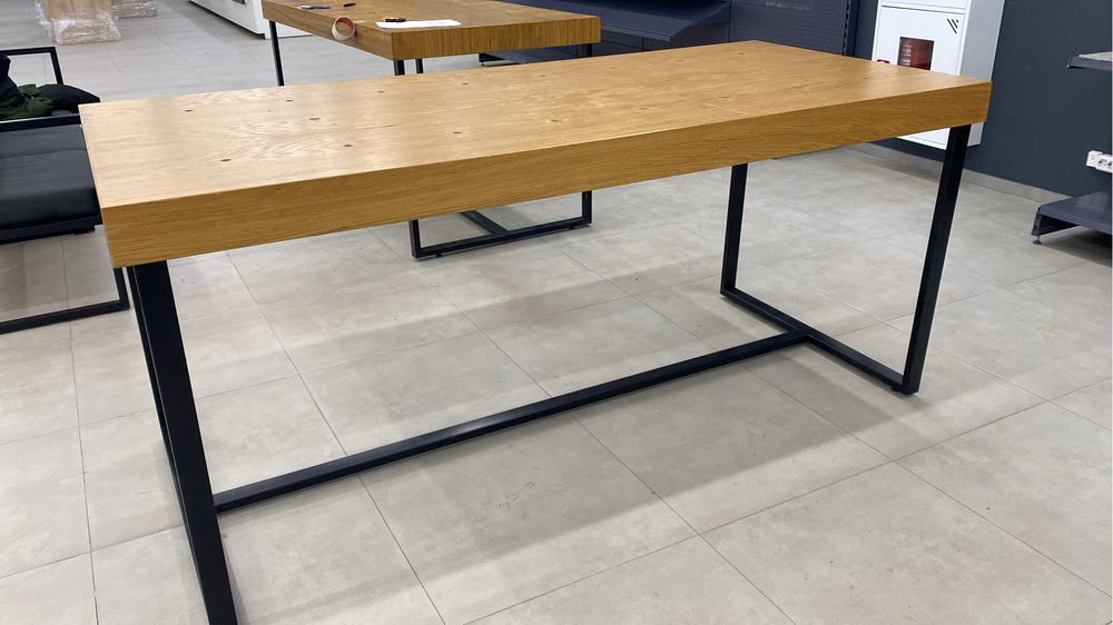 Стол для сотовых телефонов