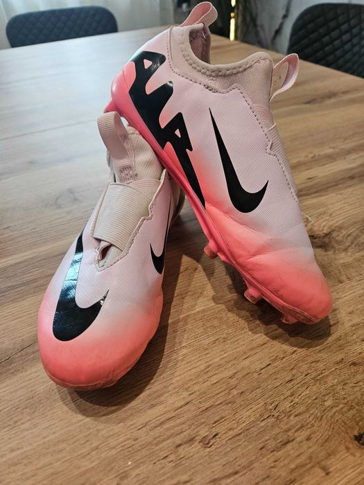 Футболни бутонки Nike