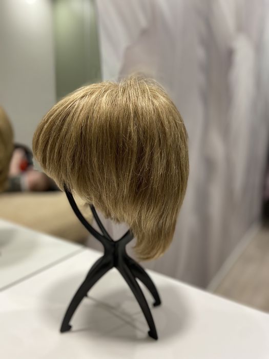 Продам парик из натуральных волос