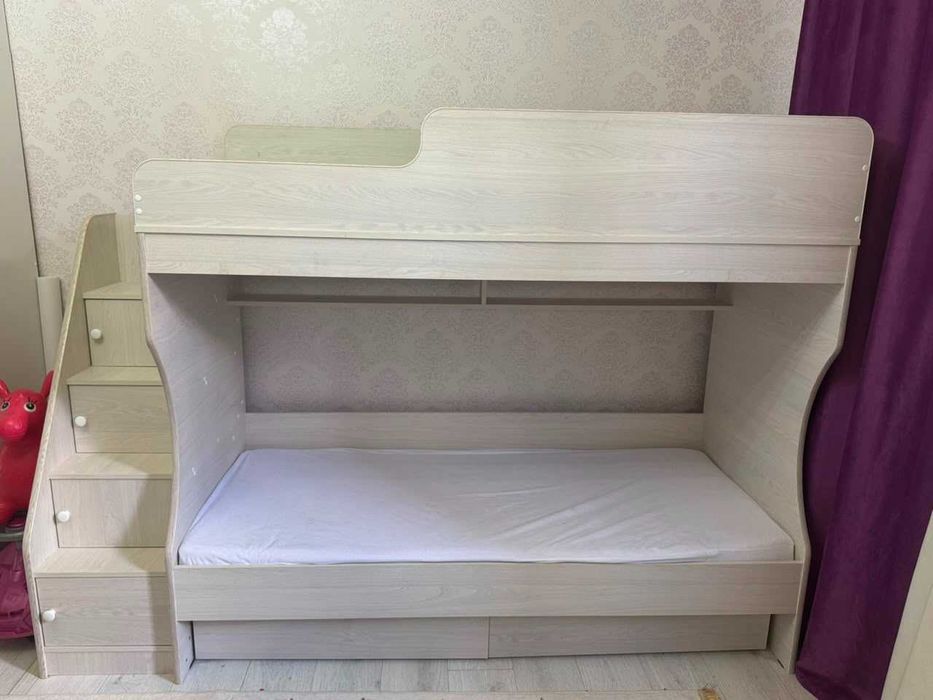 Продам кровать двухярусная