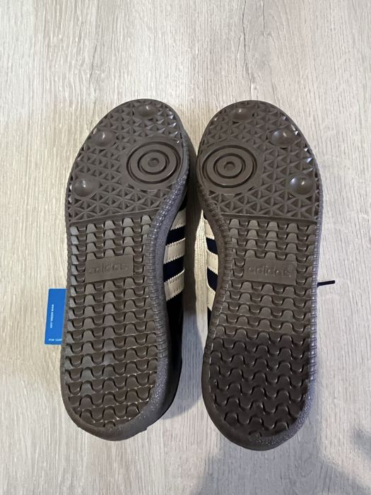 Продам кроссовки