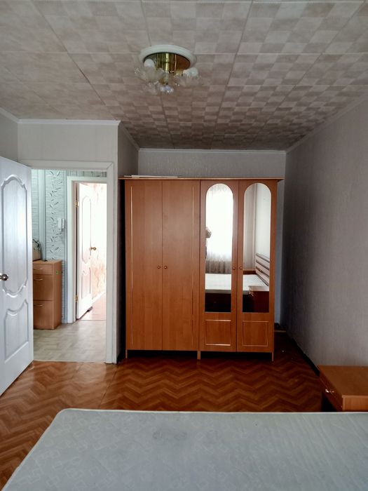 Сдаю - 2-х.ком.кв на 3мкр(Абая)