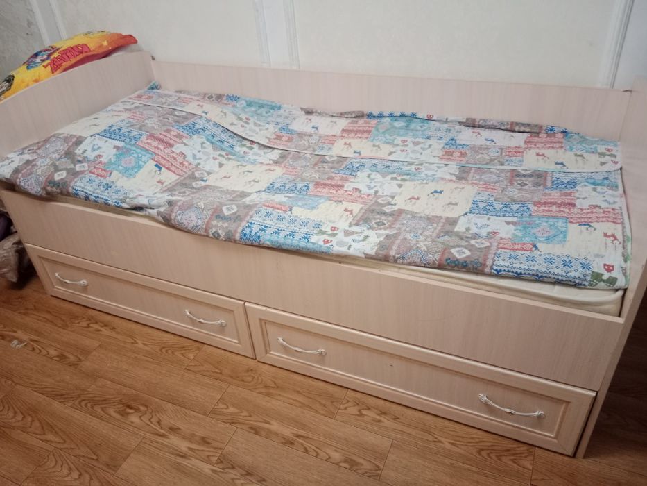 Односпальный кровать