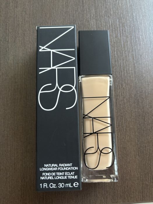 Nars дълготраен фон дьо тен с матиращ ефект
