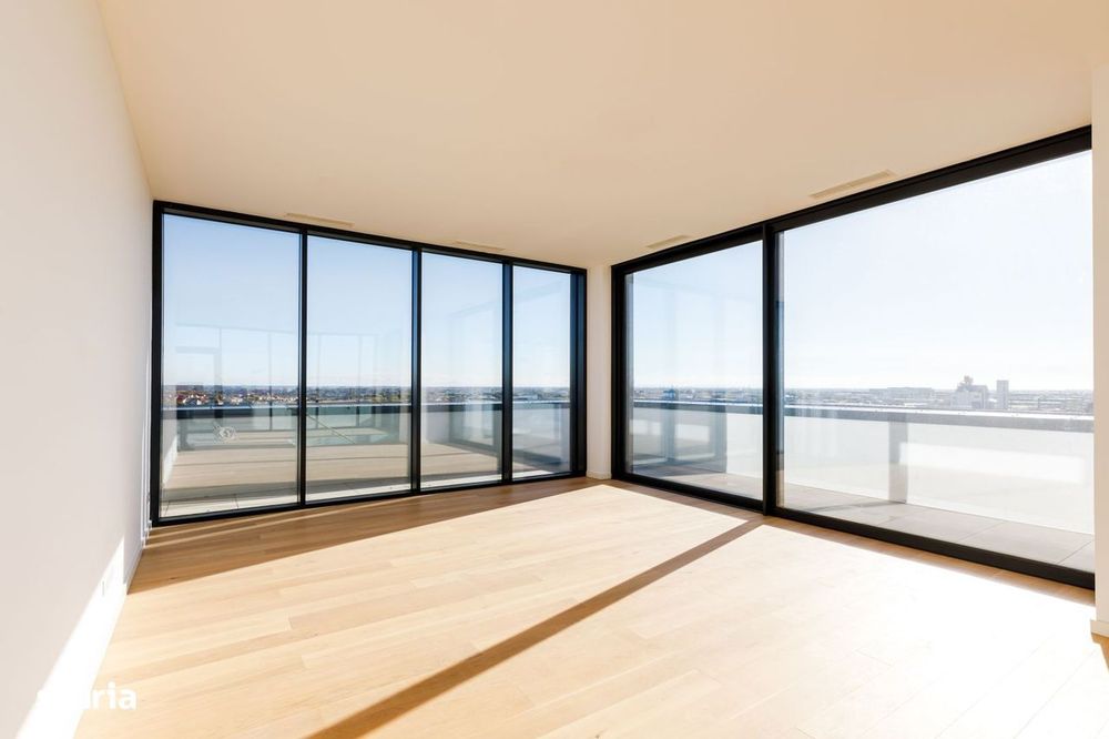 Penthouse amplasat pe 2 niveluri - Complexul Studențesc - Comision 0%
