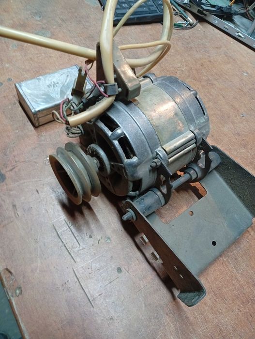 Продам эл.мотор от стиралки Белка