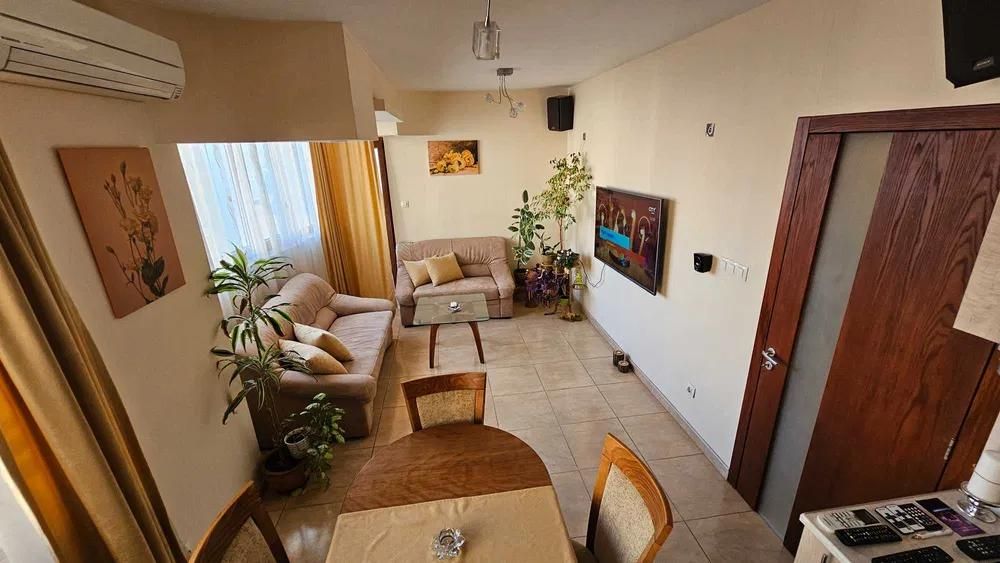 Дава се под наем Тристаен апартамент в Варна, Левски - 78 кв.м за 620 € - Снимка #1