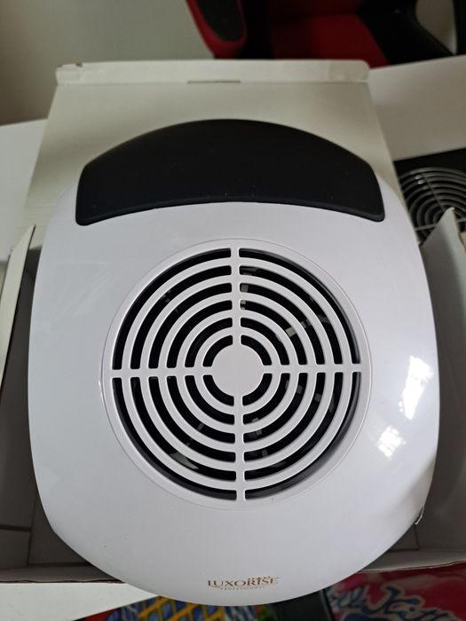 Vând aspirator manichiura