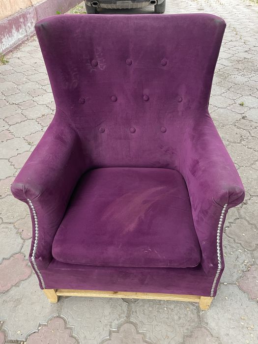 Продам велюровые кресла