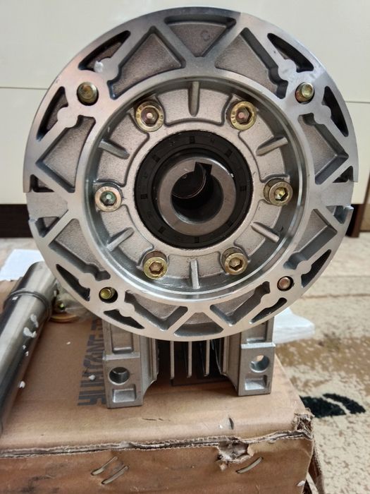 Червячный Мотор, редуктор в комплекте.