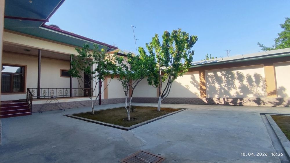 Яккасаройда ховли сотилади