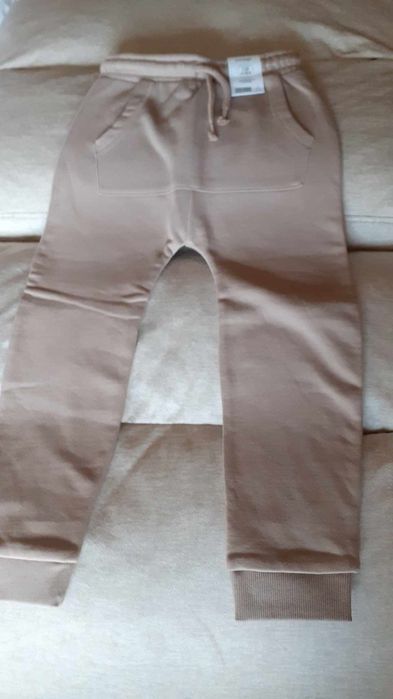 Нови долници и блузи