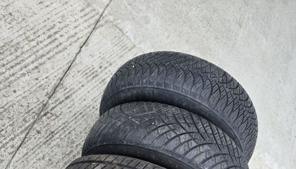 Vand 2 Cauciucuri 165 / 70 R14