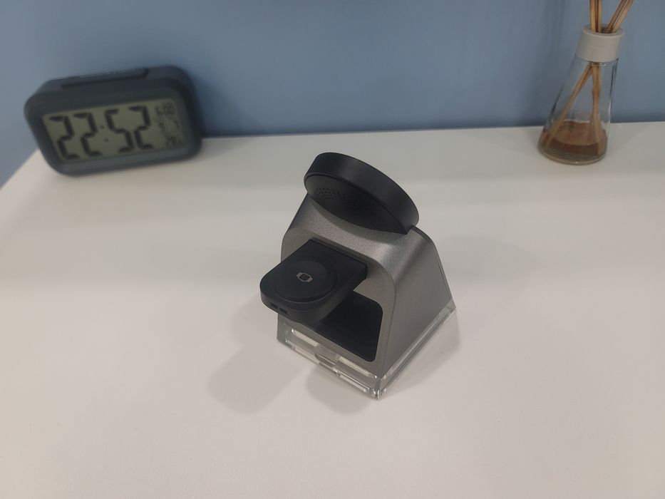 Magnetic 3in1 wireless charger magsafe w83