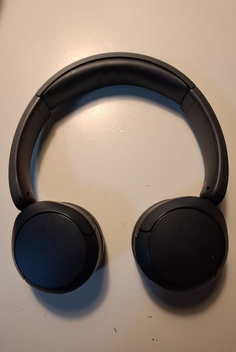 Продавам безжични слушалки Sony WHCH520B