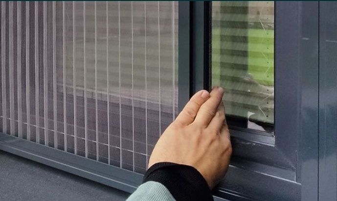 Раздвижные сетки плиссе