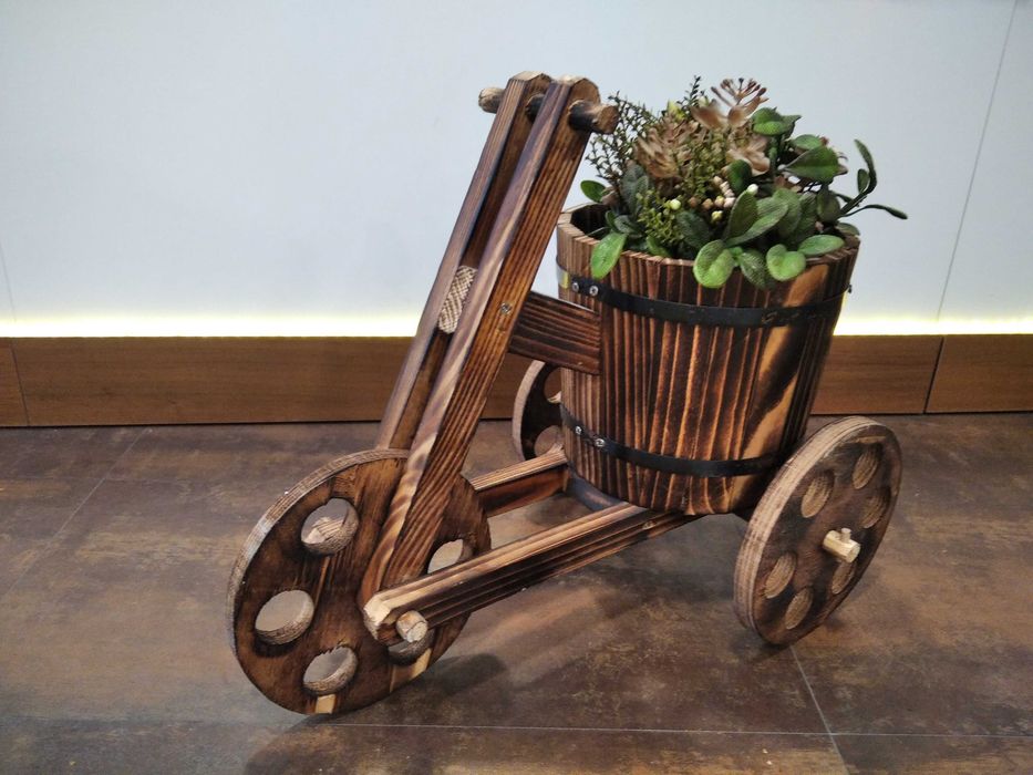 Декоративно Дървено колело саксия