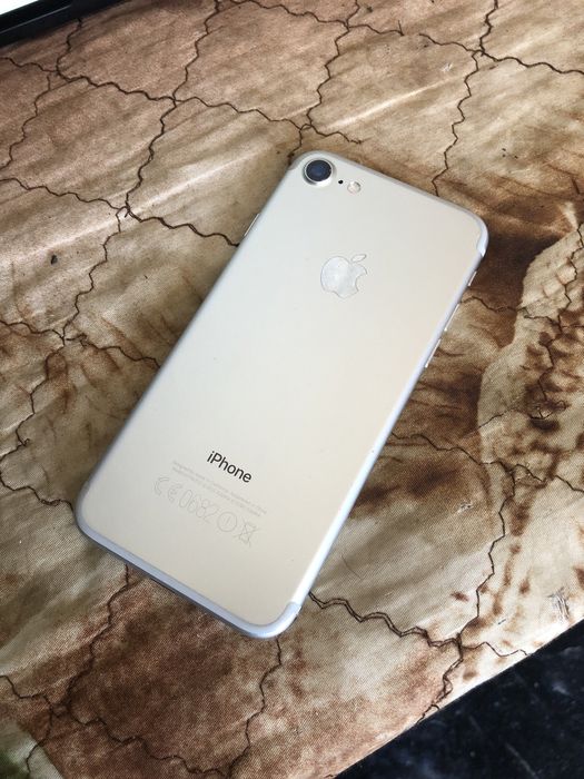 iPhone 7 продам.