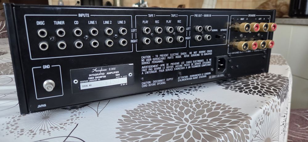 Усилвател Accuphase E 302