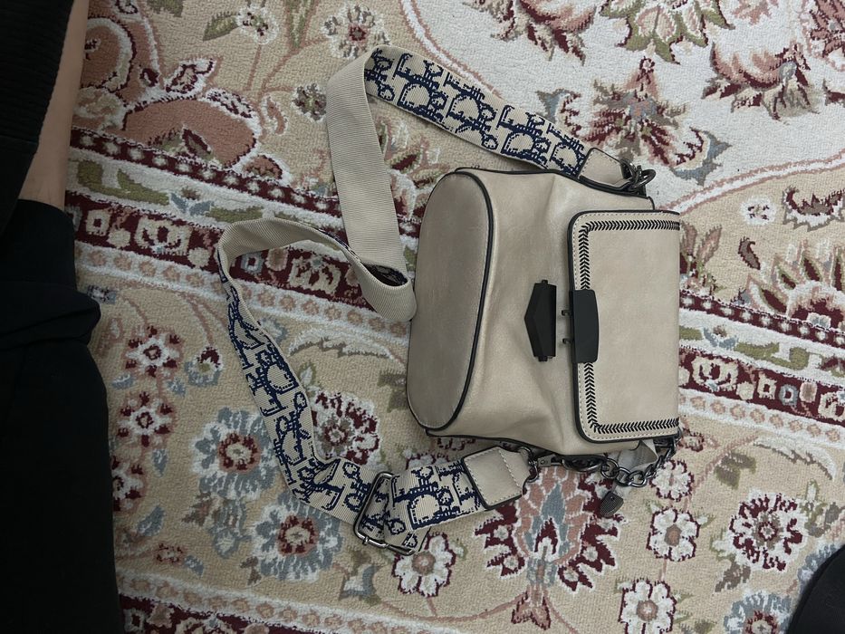 Продаю сумочку женскую