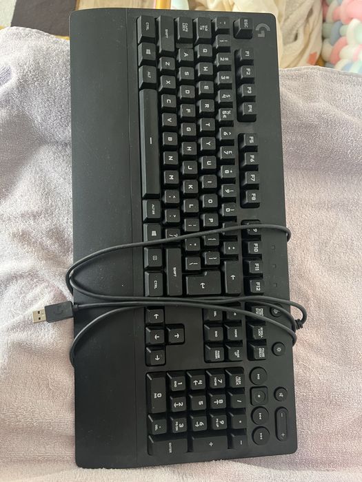Tastatura Logitech G213