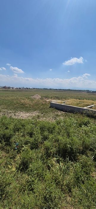 участок 6 соток.