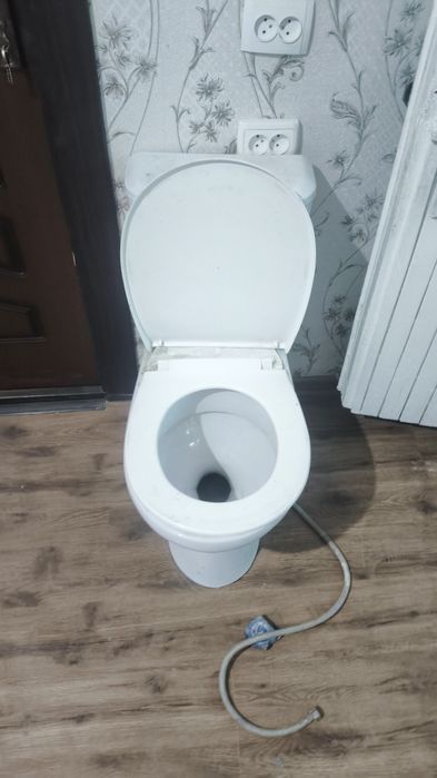 Unitaz bu.  Бу унитаз .