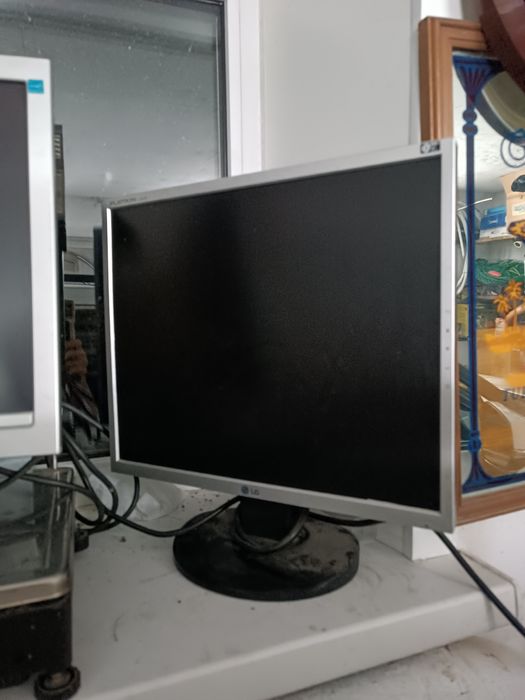 Продам мониторы 17 и 19 дюймов