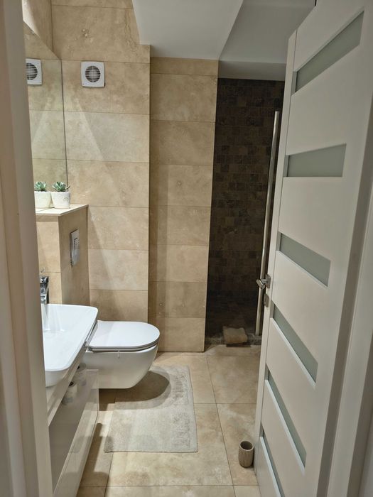 Închiriere 2 camere Mamaia ultracentral langa hotel Yaki și Wida