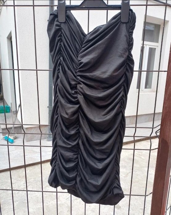 Rochie elegantă neagră, mărimea M, model tip bodycon