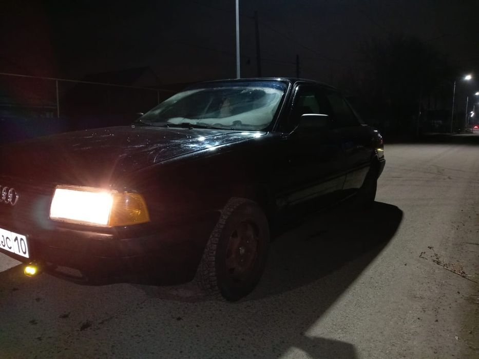 Продам Audi 80..