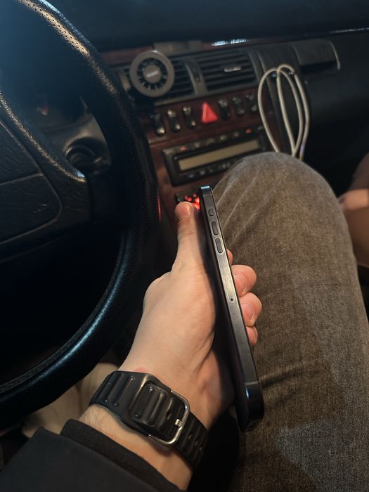 Продам айфон 15 про макс 256