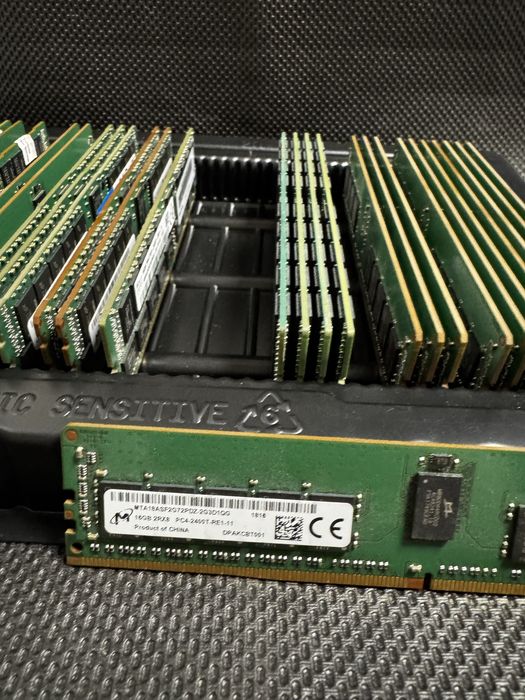 Memorii ram server workstation ecc ddr4 16gb 2400mhz