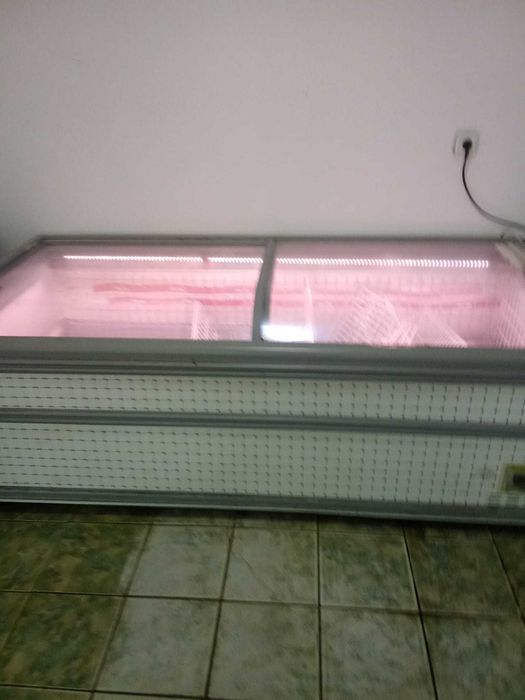 Vitrina frigorifica AHT congelate
