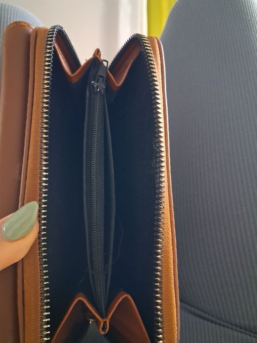 Дамско портмоне в кафяво