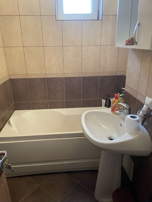 Birou vanzare la parter inalt