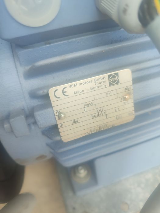 Motor electric trifazic