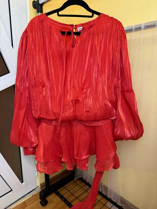 Червена плисирана мини рокля