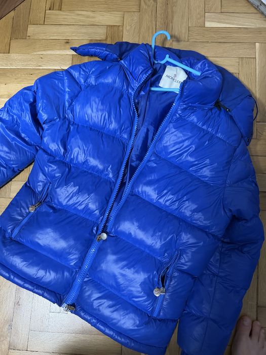 Продавам moncler