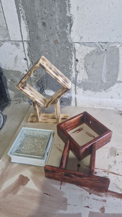 Vând recipiente băuturi alcoolice