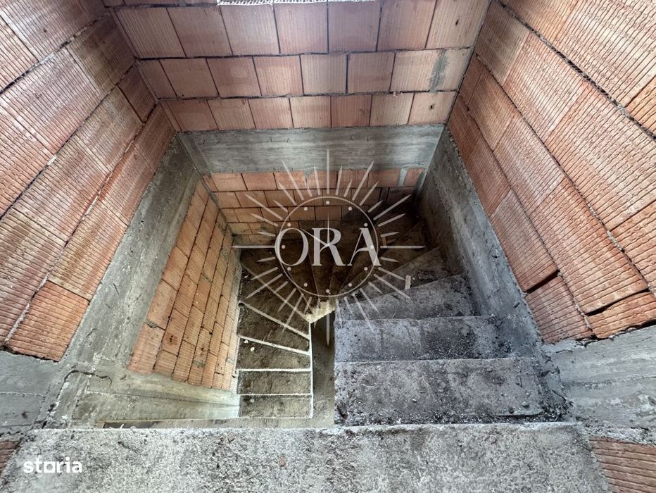 Casă Individuală Semifinisata De Vanzare In Dezmir - 4 Camere - 500