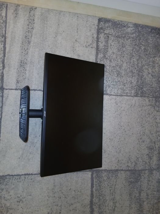 Монитор Acer и комплект Trust клавиатура и мишка  и слушалки  Xtike me